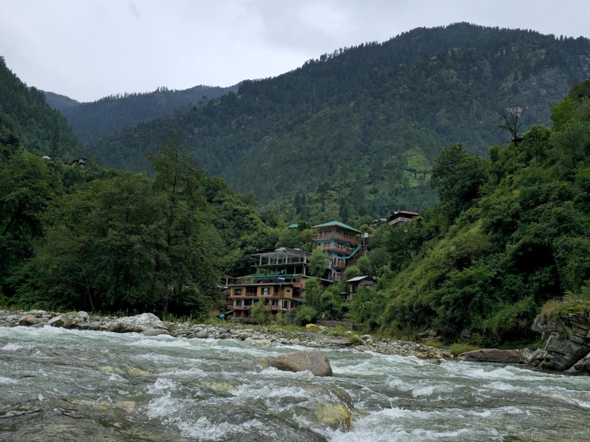 Sharda Resort-Tirthan Valley Banjār Εξωτερικό φωτογραφία